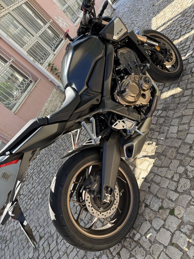 CB650R 2024 , Neo Sports Café.