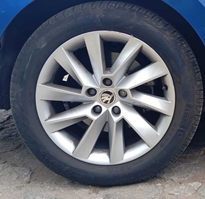 Koła Felgi Skoda Superb III Octavia III  VW Stratos Pirella 215/55/17