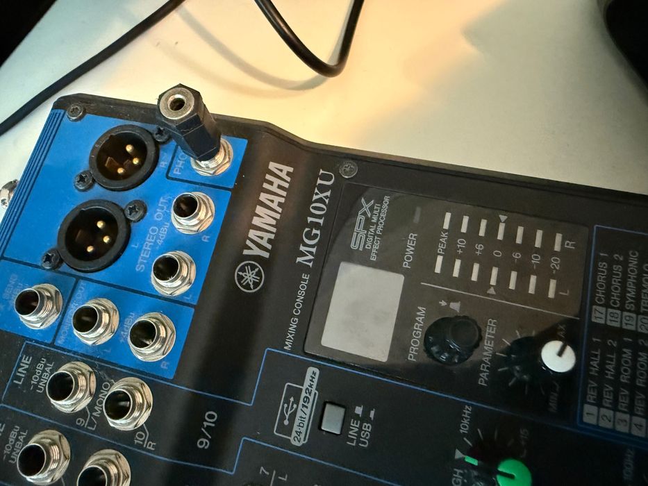 Mesa de som yamaha