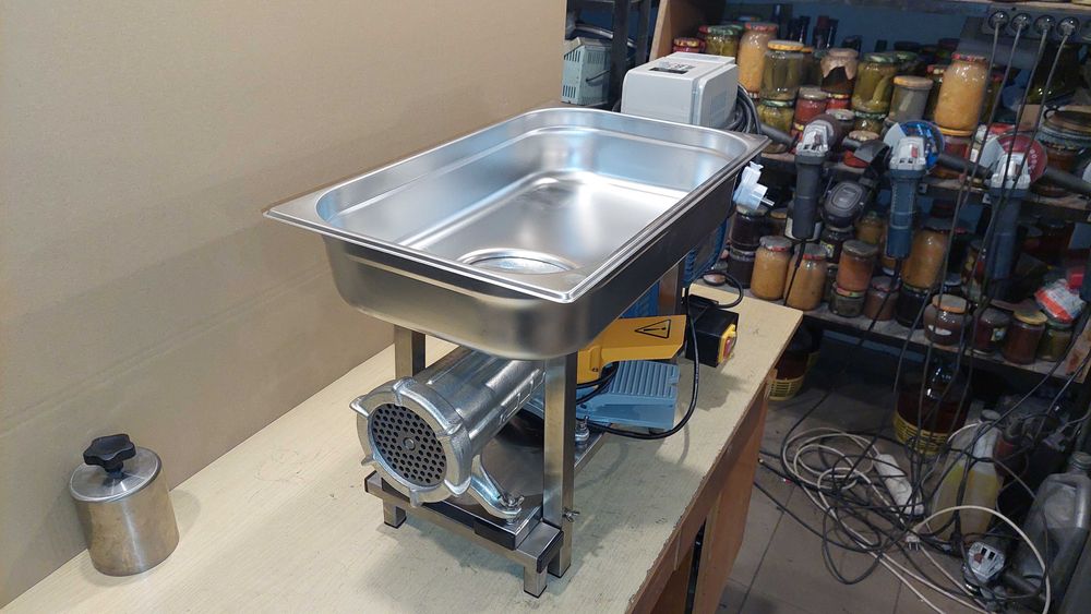 Maszynka Alfa 32 do mięsa i kości drobiowych na przekładni walcowej