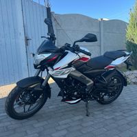 Новий мотоцикл BAJAJ PULSAR NS200 2024