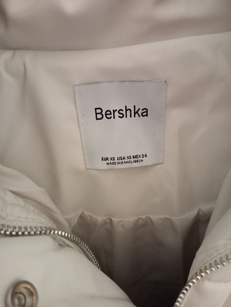 Casaco napa impermeável Bershka novo