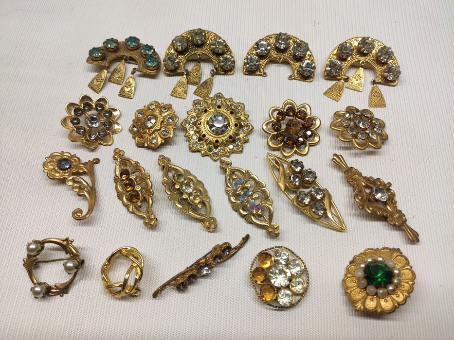 Брошки разные советские позолота 20шт.