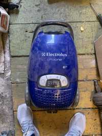 Пилосос Electrolux Ultraone Z8820 НА ЗАПЧАСТИНИ