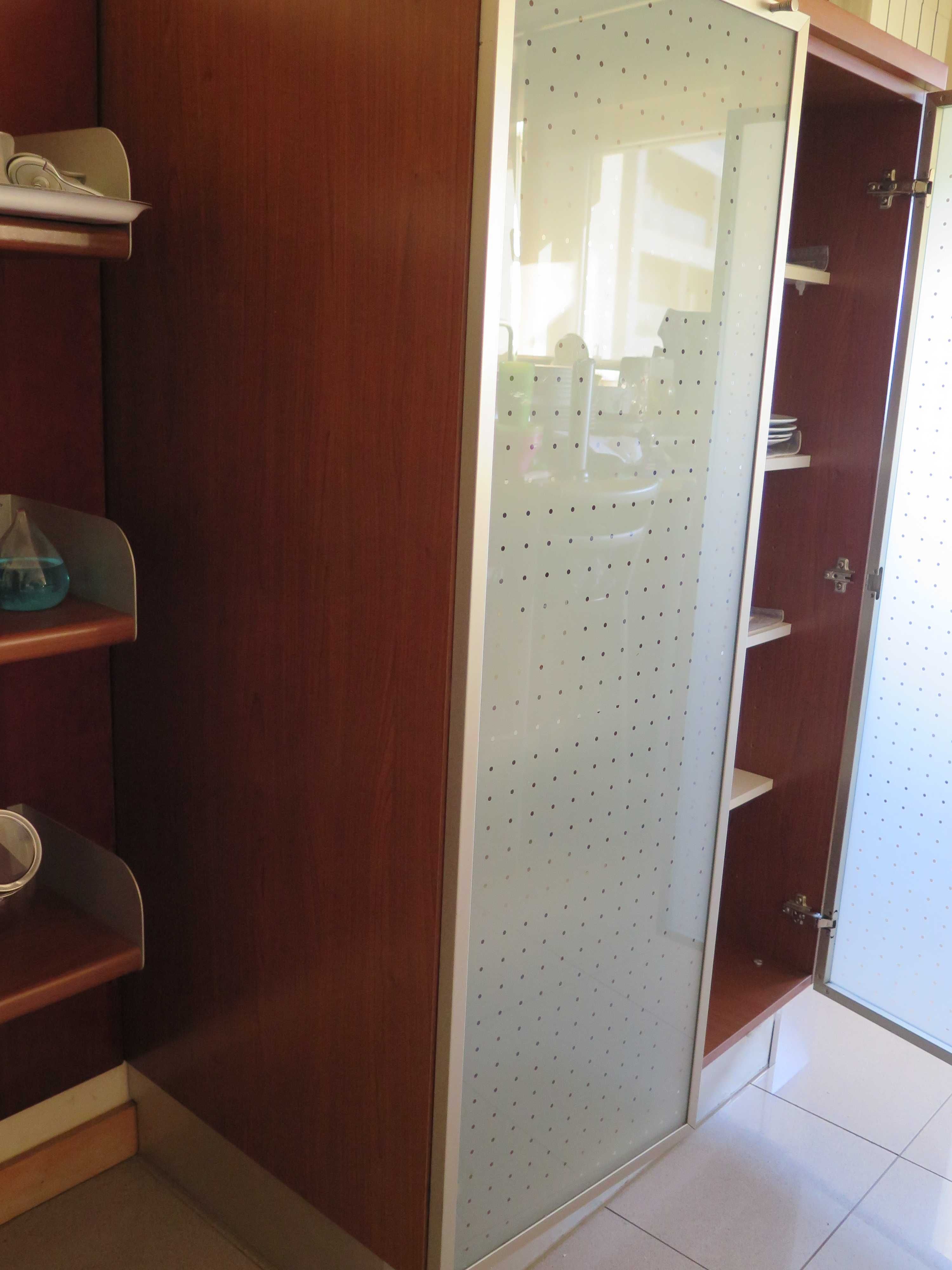 Louceiro  portas envidraçadas BRADECOR