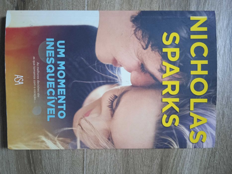 Livro - Um Momento Inesquecível, de Nicholas Sparques