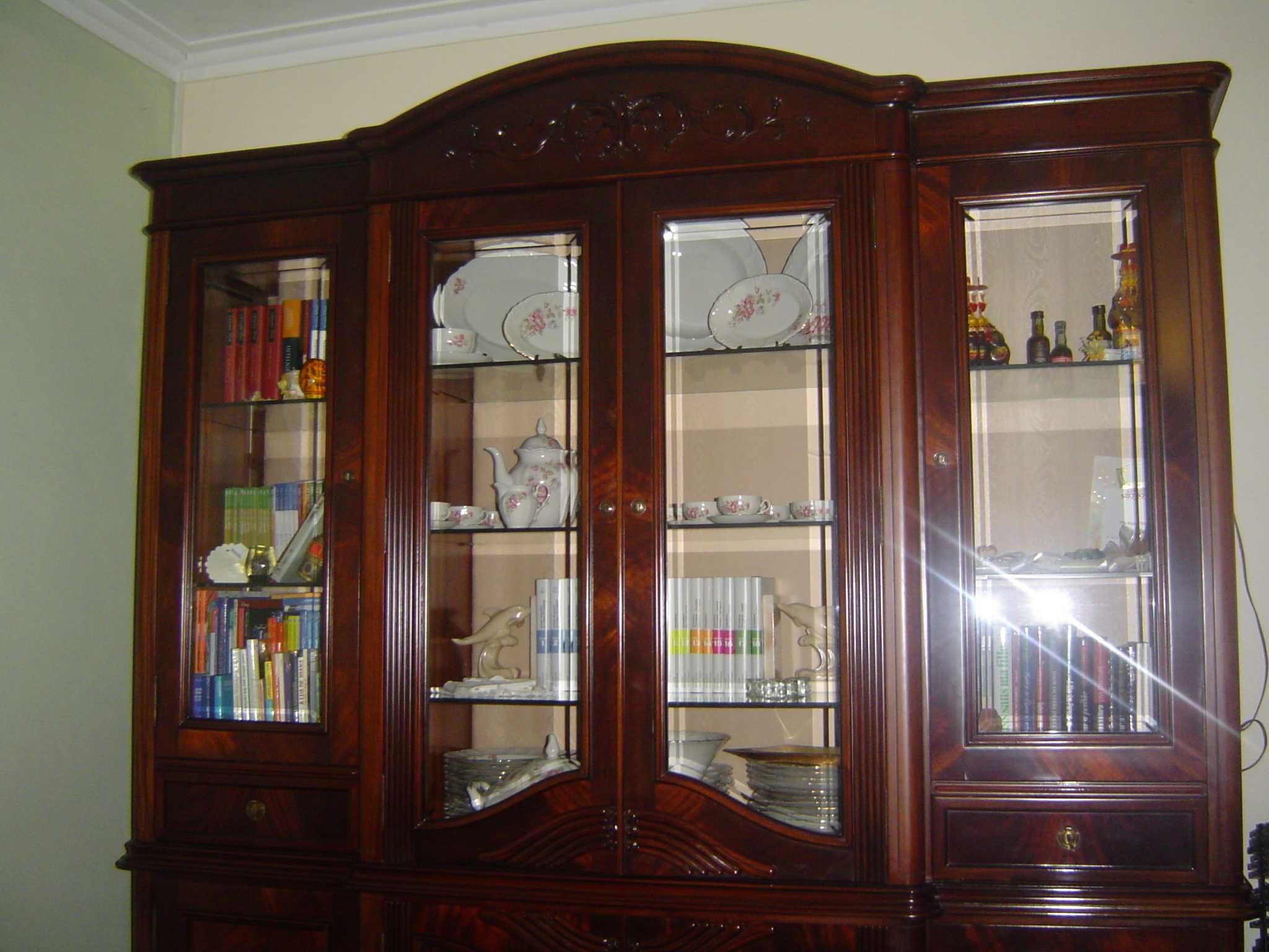 Sala de jantar  em raiz de nogueira