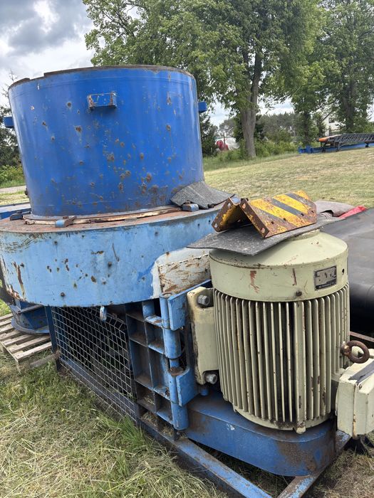 Rozdrabniacz młyn do torfu 75kw