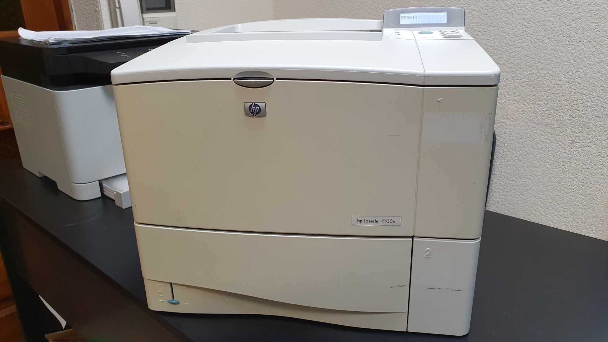 Сетевой лазерный принтер с 2 лотками для бумаги HP LaserJet 4100N