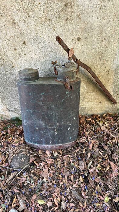 pulverizador agrícola de cobre antigo