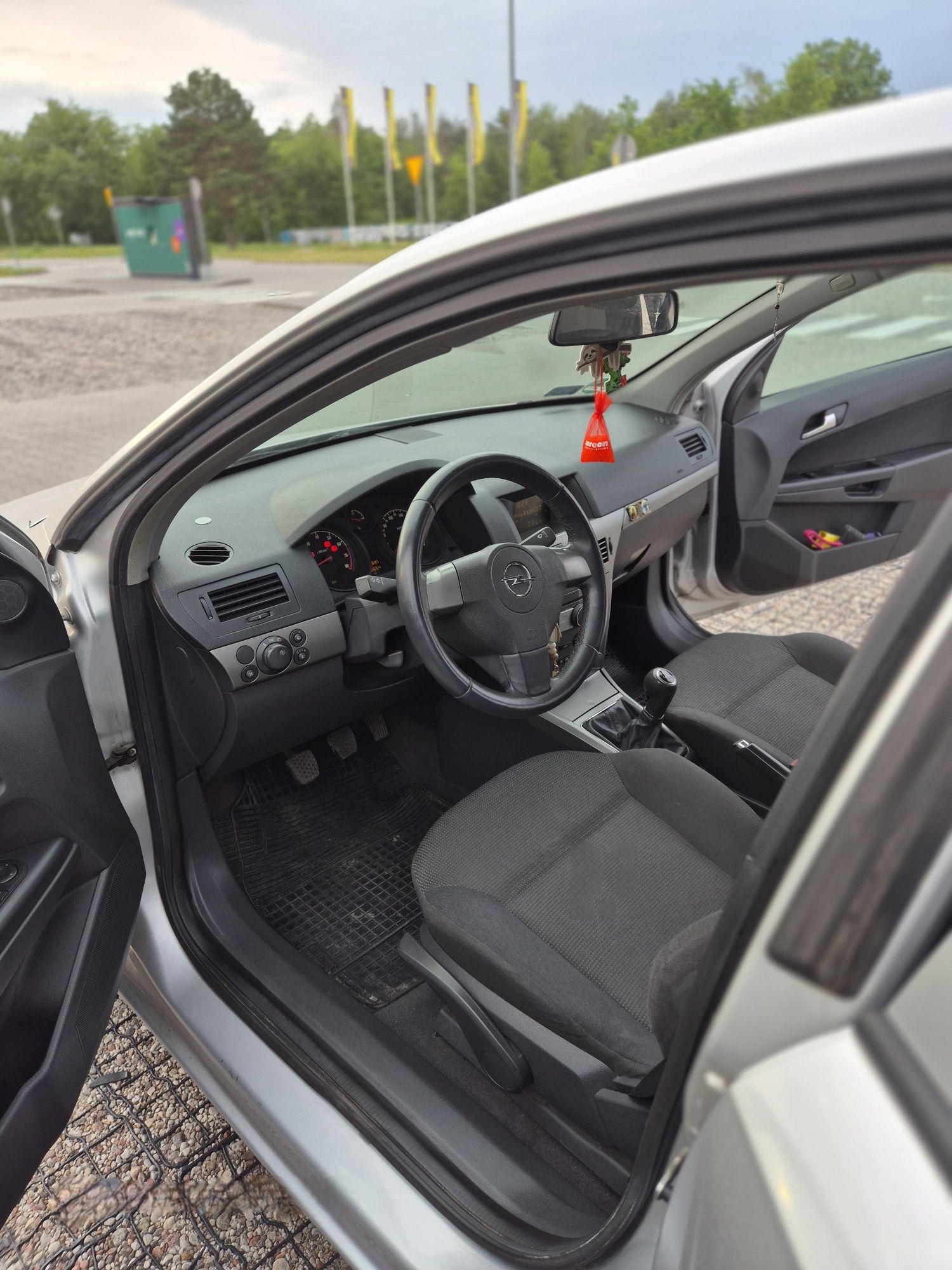 Opel Astra H 1,4 2004 Hak