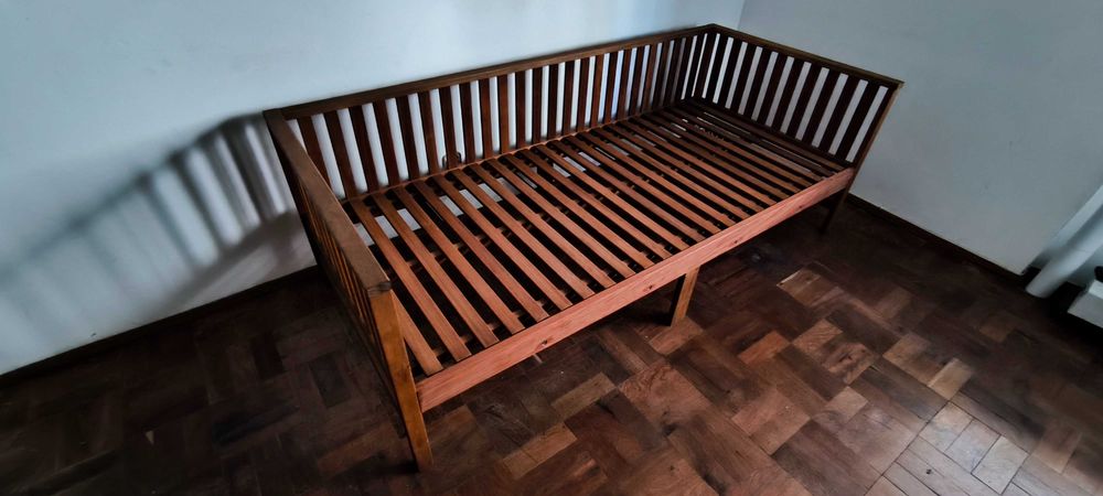 Cama sofá vintage com colchão