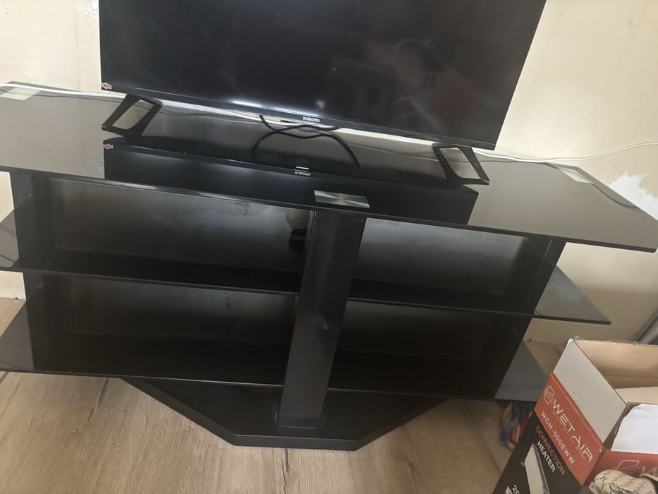 Тумба скляна під телевізор