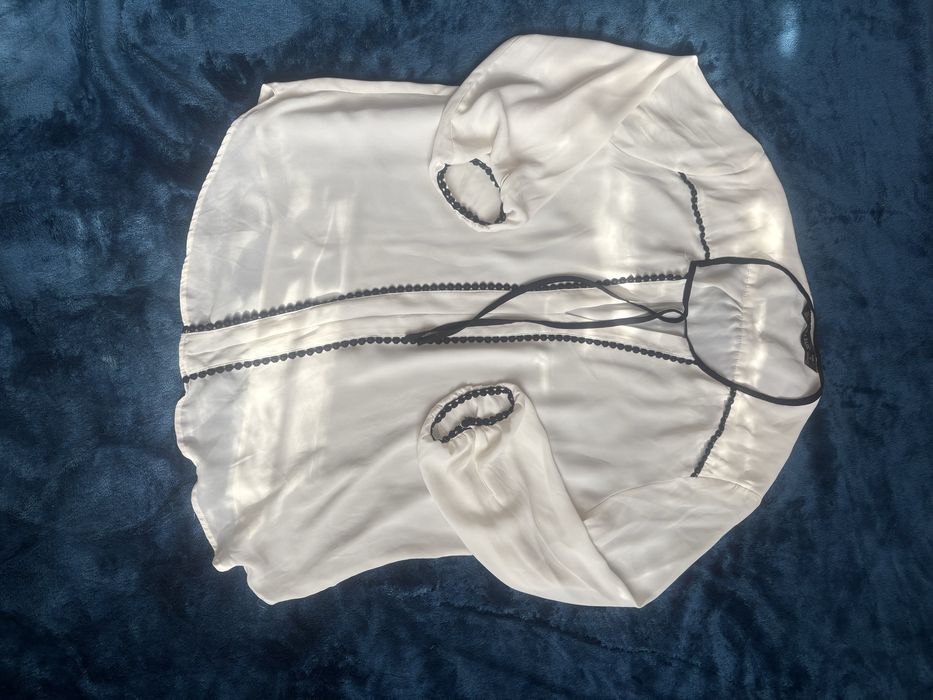 Bardzo elegancka bluzeczka damska