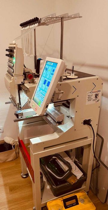 Maquina de bordar RainbowEmb -  1 Cabeça 12 agulhas Embroidery Machine
