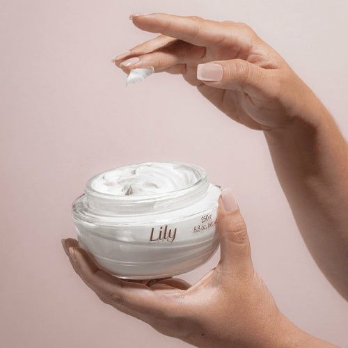 LILY | Creme Hidratante Acetinado Lily, 250g