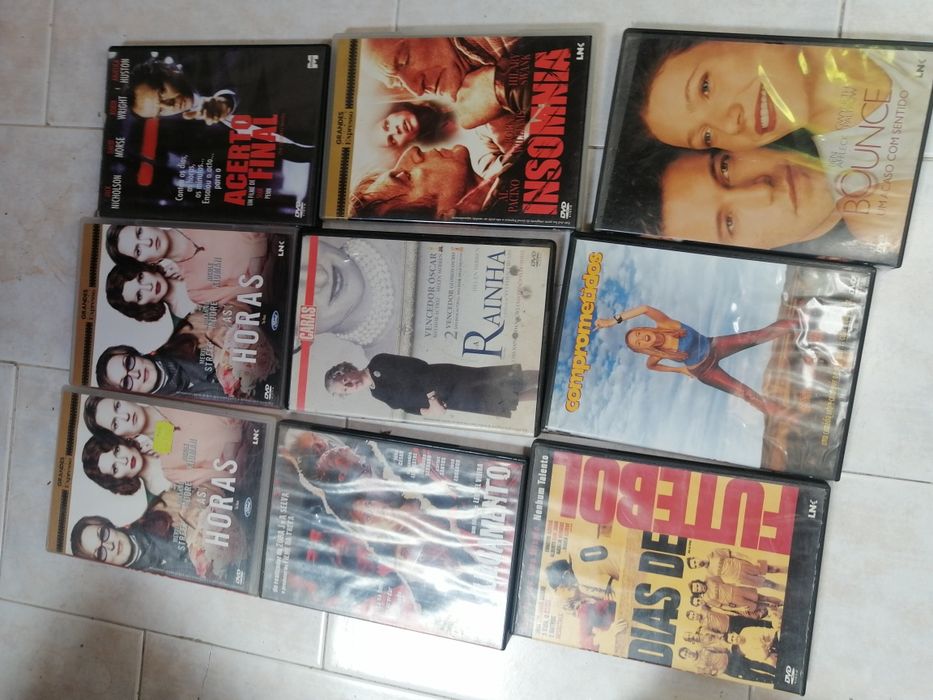 Vendo três sacos de filmes de DVD's