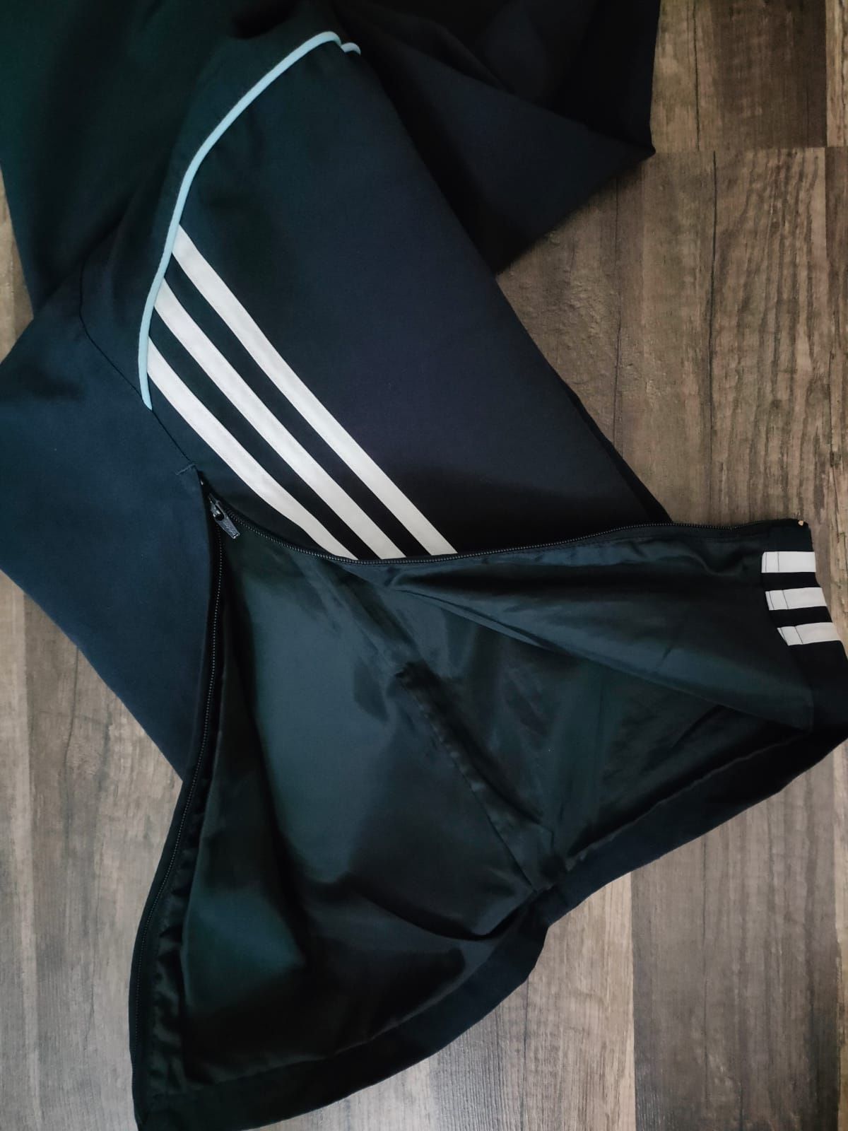 spodnie dresowe Adidas z podszewką i zamkami M/L