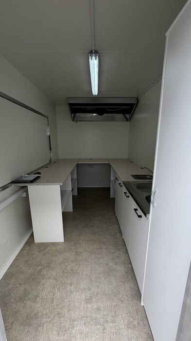 Przyczepa gastronomiczna 3,5m czarna 2025