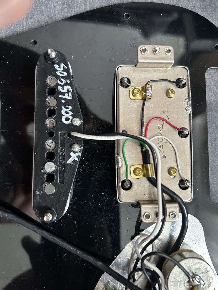 Przetworniki gitarowe fender Stratocaster razem z osprzętem