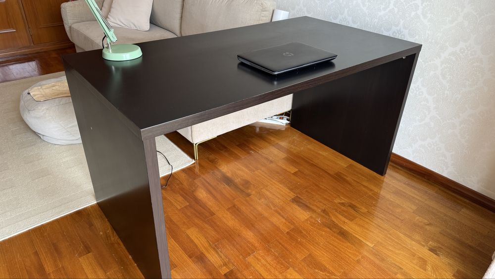 Secretaria IKEA preta 140x75