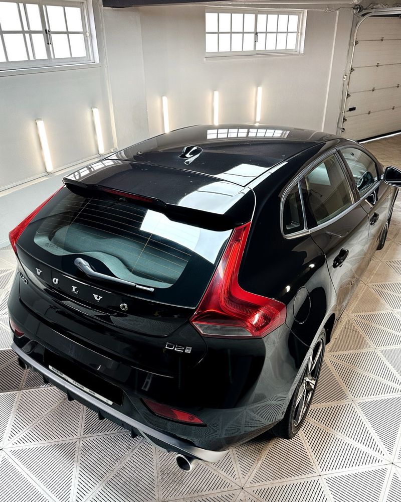 Volvo V40 2.0 D2 R-Design