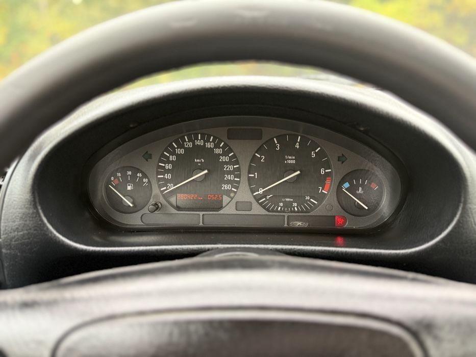 Продам BMW e36 320i