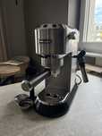 Ekspres do kawy DeLonghi Dedica EC685.M – Dobry stan