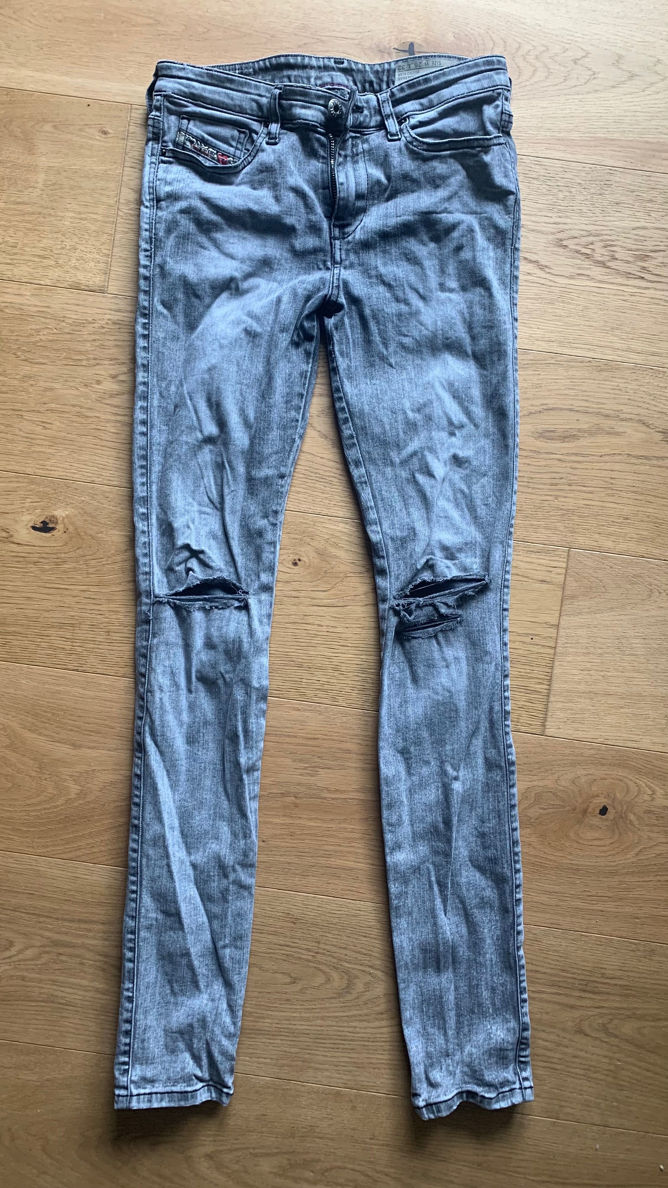 Spodnie damskie Diesel Industry 26/32 jeansy rurki