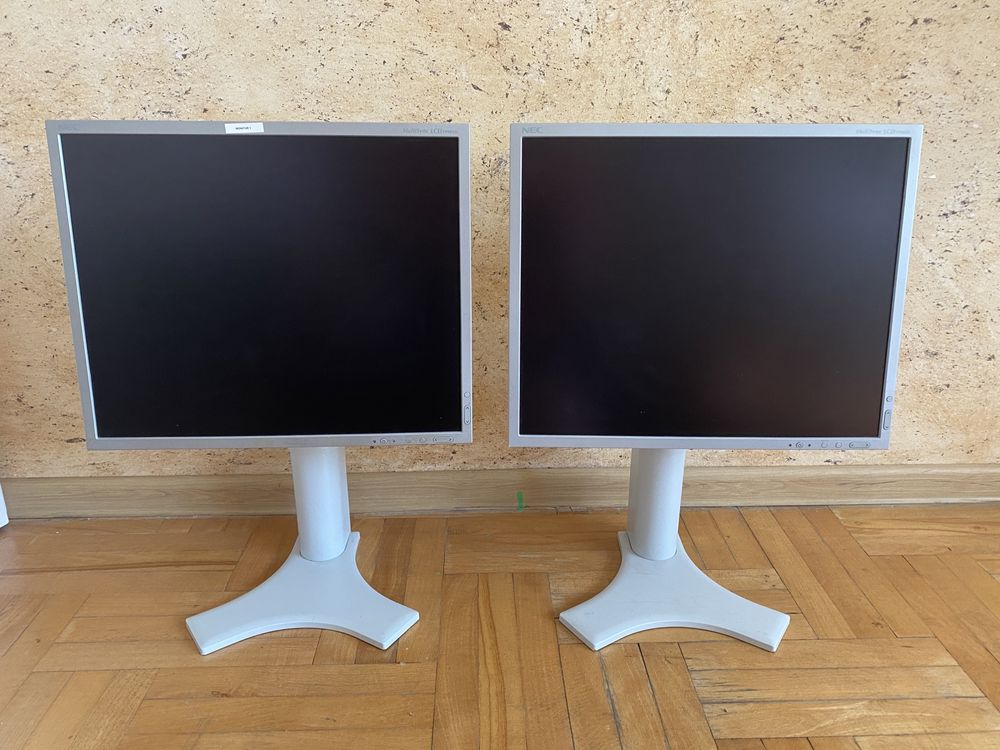 Monitory NEC 2 sztuki - 19”-zadbane