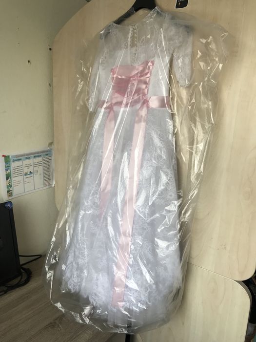 Новорічні костюми , маски, парики, шляпи, іграшки, Дід Мороз   та інше