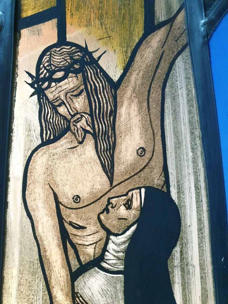 Fantástico antigo vitral Cristo na Cruz com Maria