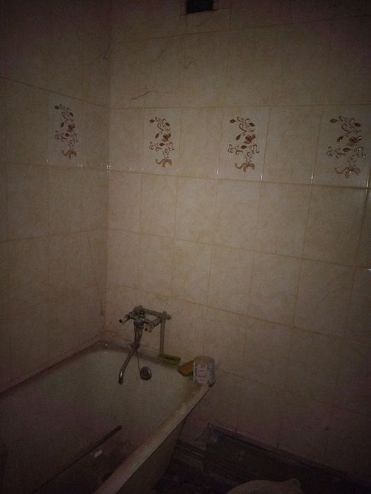 Продається кімната в гуртожитку.