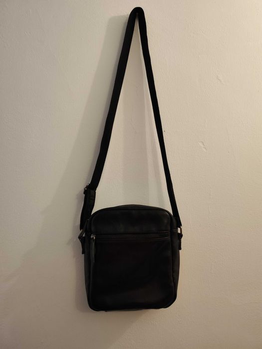 Bolsa a tiracolo de couro sintético