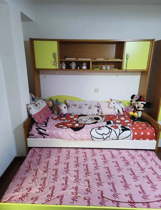 Cama de criança com gaveta