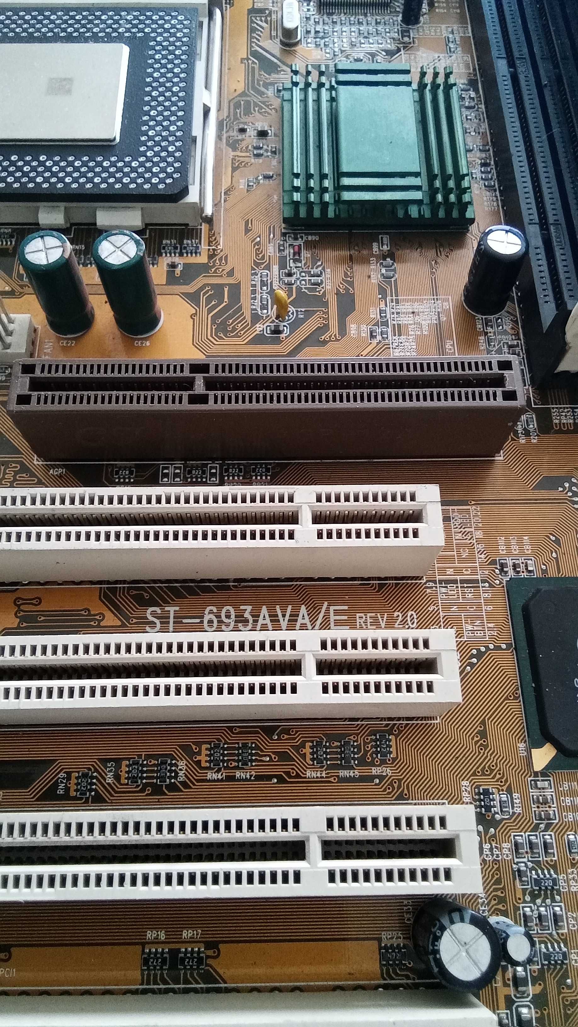 [PC Vintage] Motherboard socket 370 + CPU + RAM