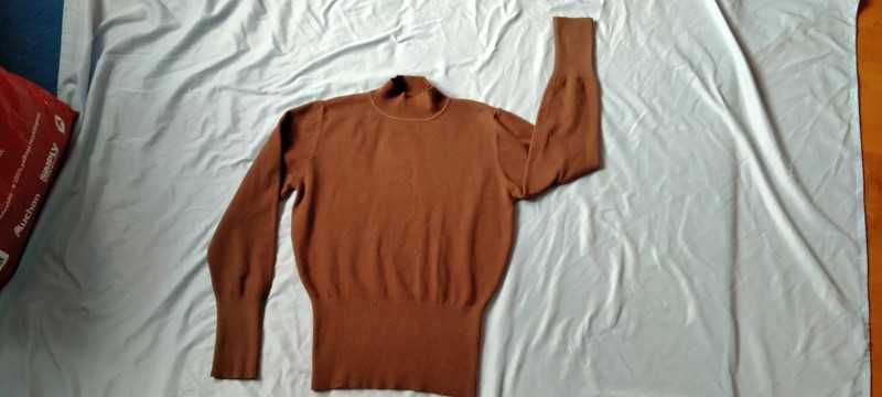 Brązowy sweterek półgolf damski ze ściągaczami XS/S