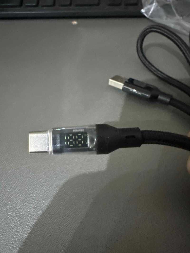 Cabo USB-A para Tipo C com exibição digital