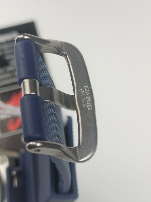 Casio G-Shock | G-Steel | CasiOak | Chimera Rainbow | GM-2100N-2AR 

Z