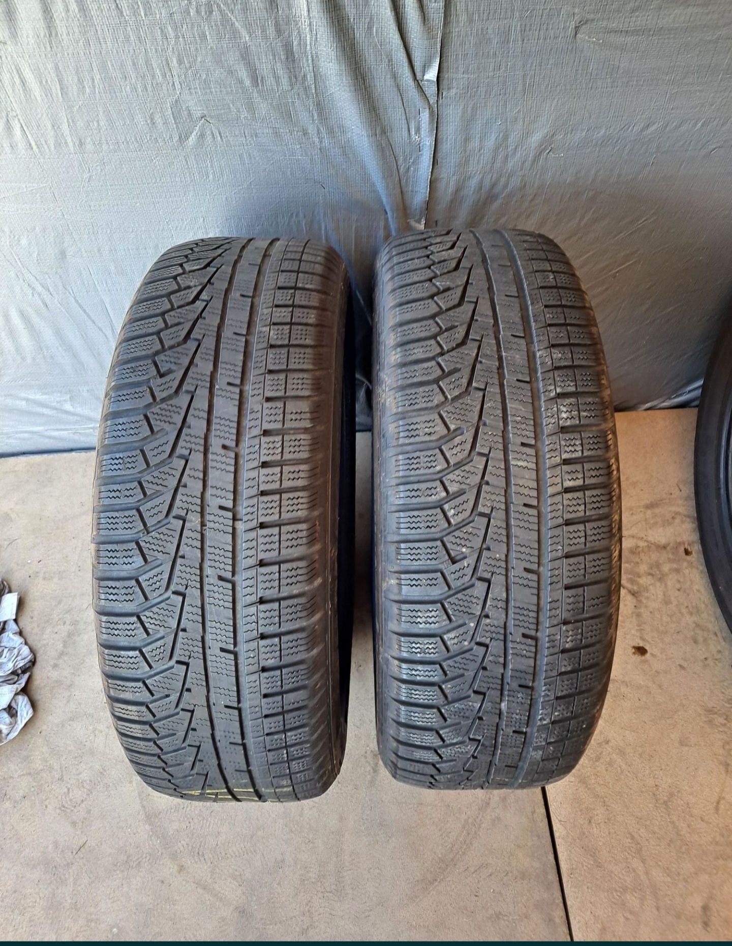 Opony zimowe 215/60/17 Hankook Para