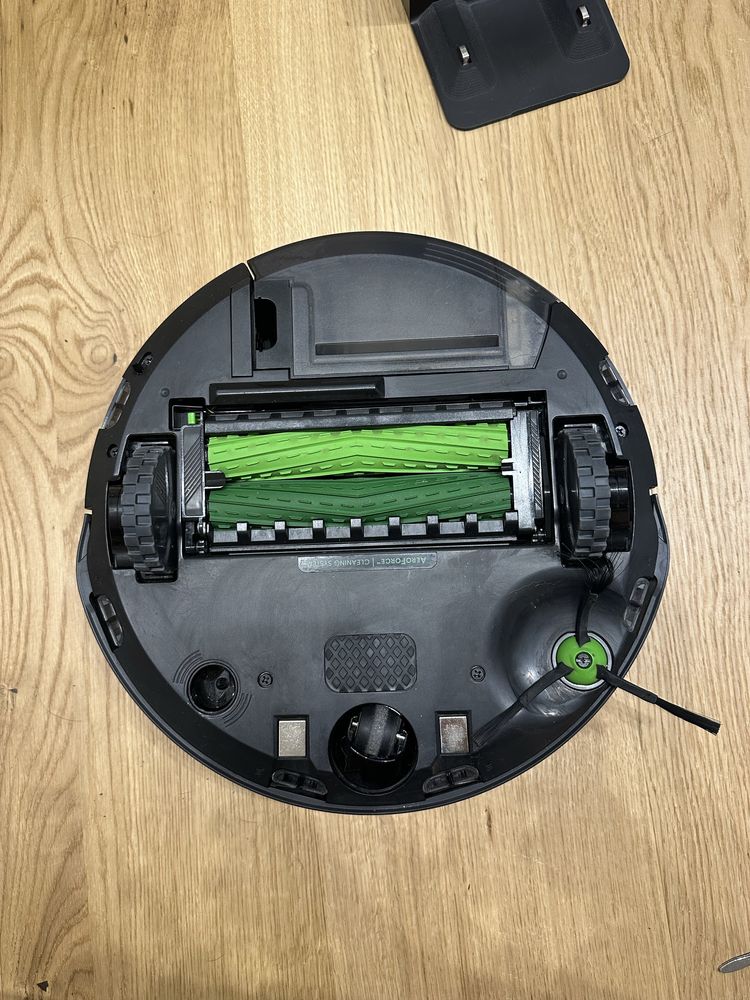 Robot odkurzajacy iROBOT Roomba j7 (j715840)