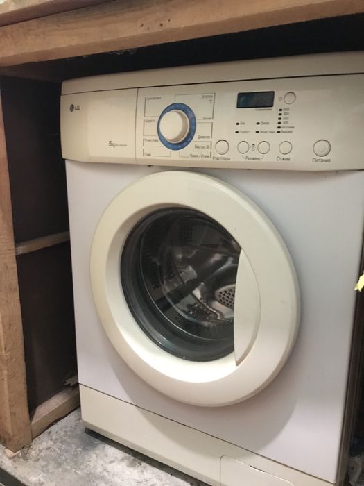 Продаж кімнати на Молодіжній