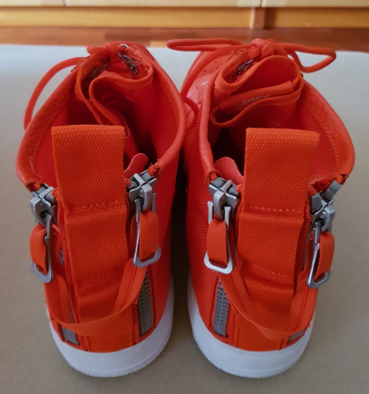 Ténis NIKE AIR SF Force 1 laranja