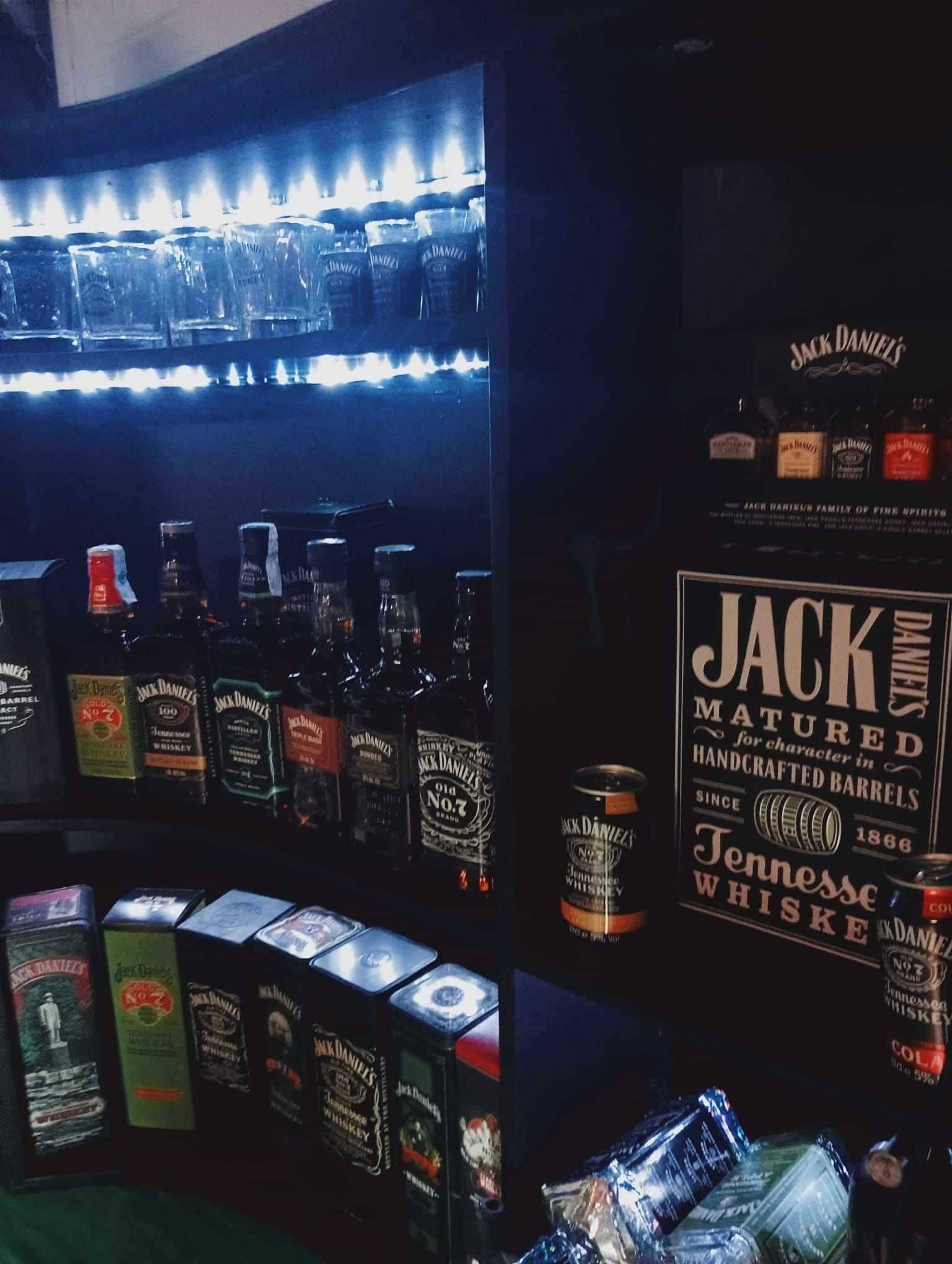 Móvel / Balcão Vintage - Jack Daniel`s