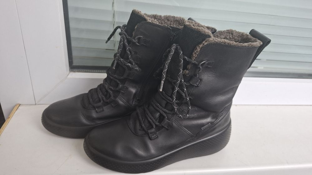 Продам зимние ботинки Ecco р 37