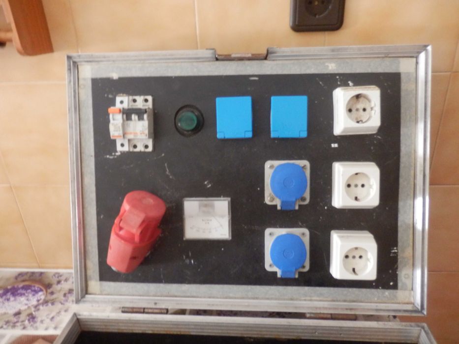 Vendo quadro eléctrico em  rack