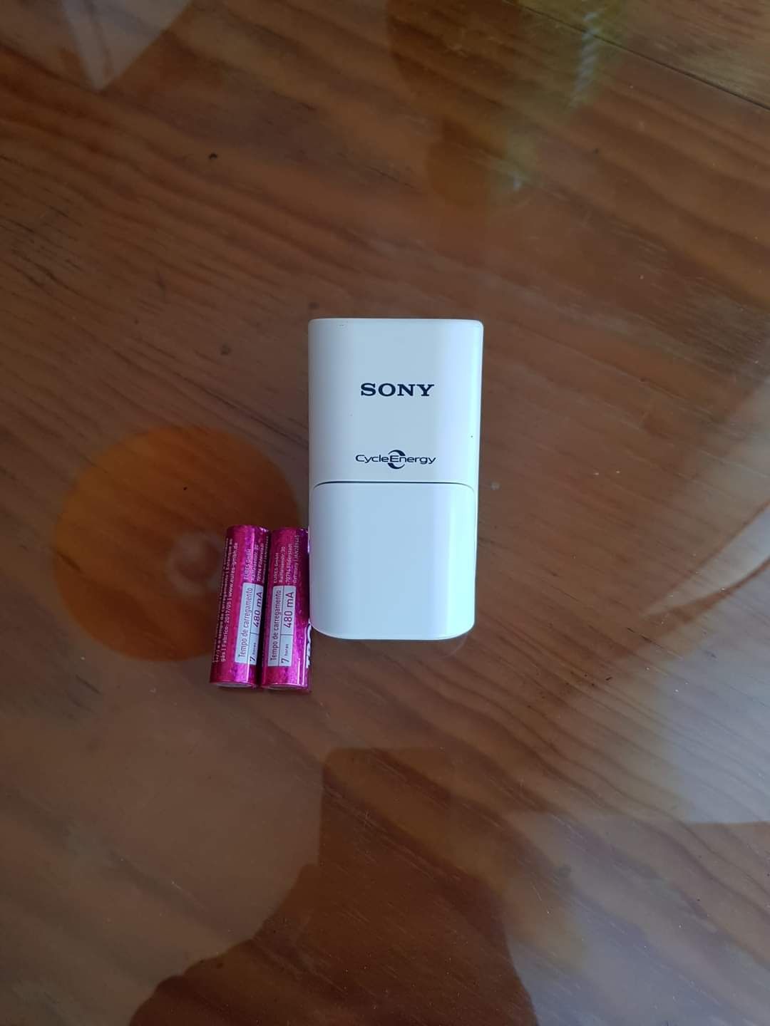 Carregador de Pilhas SONY + 2 PILJHAS  Recarregáveis