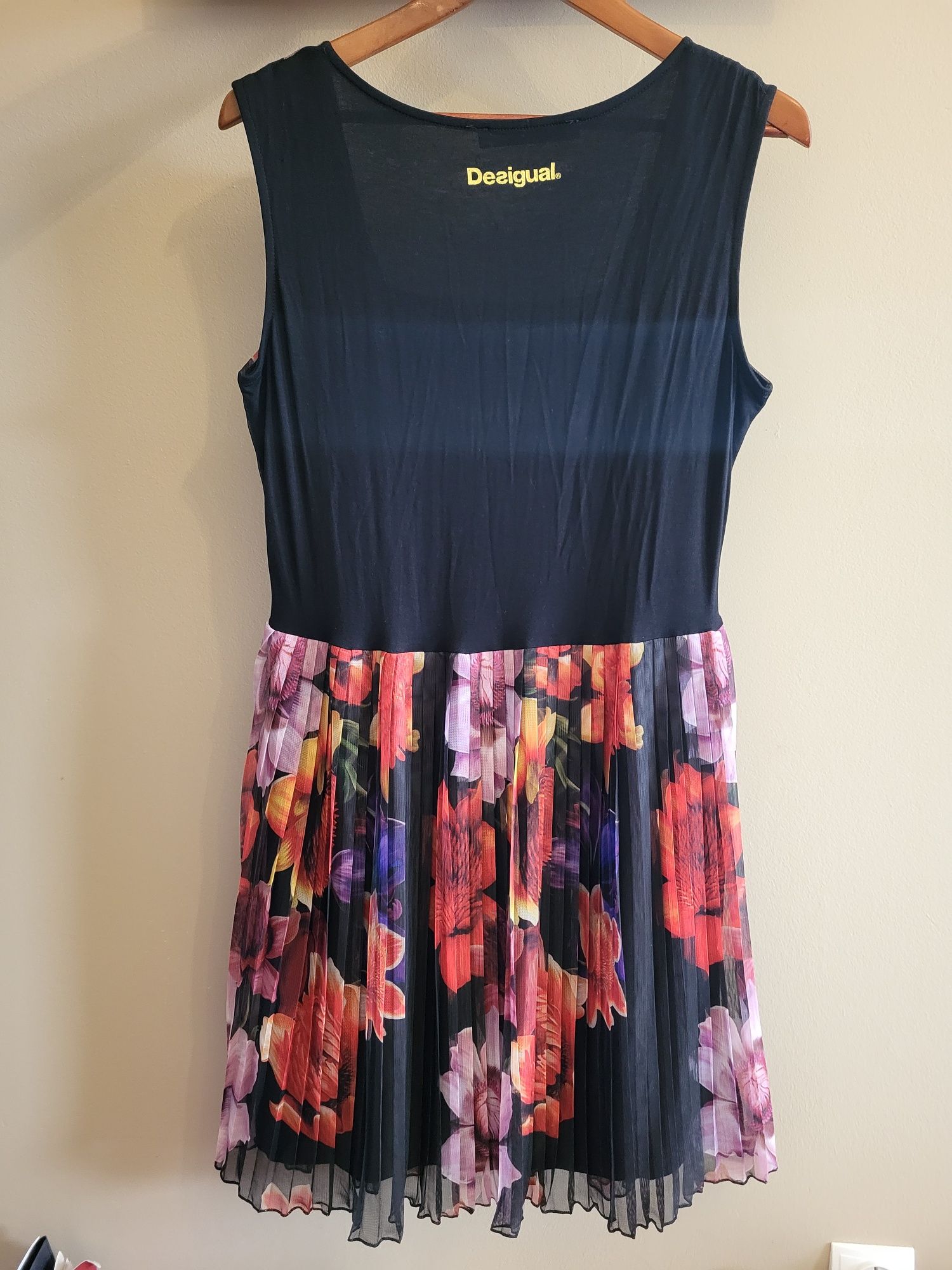 Sukienka nieużywana Desigual rozmiar XL