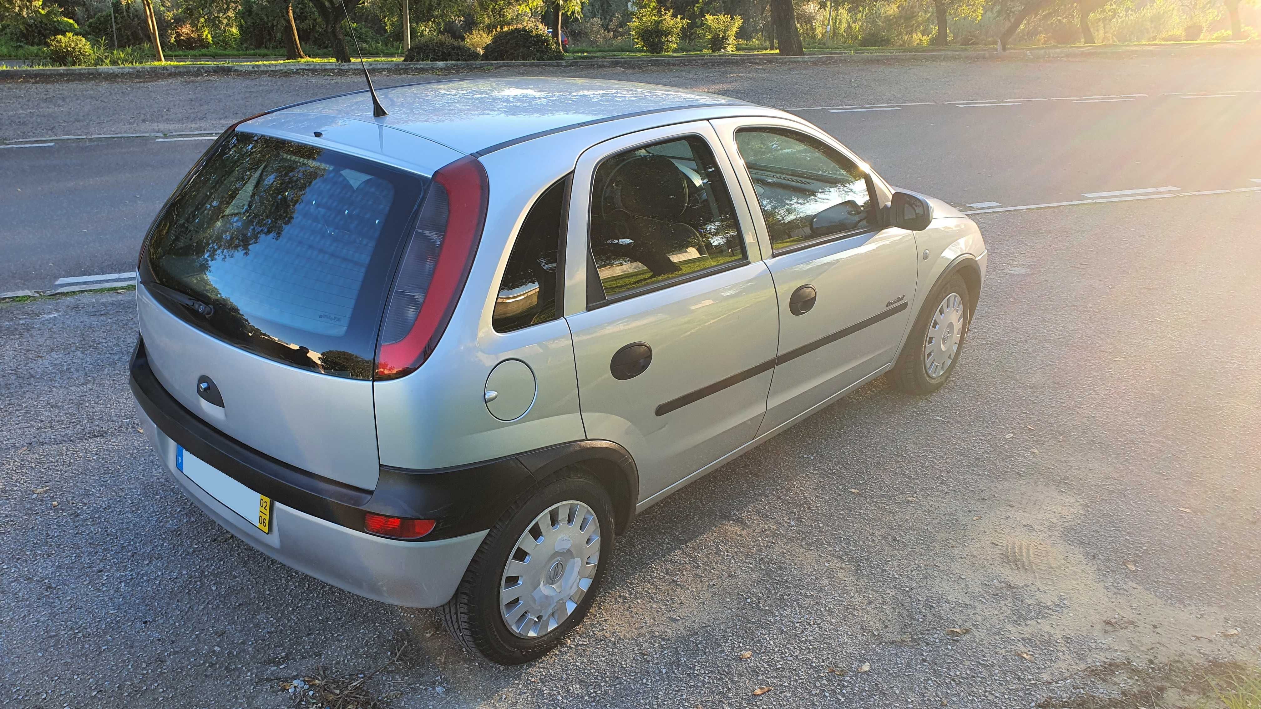 Opel Corsa 1.2i Comfort com Ar Condicionado Bom estado