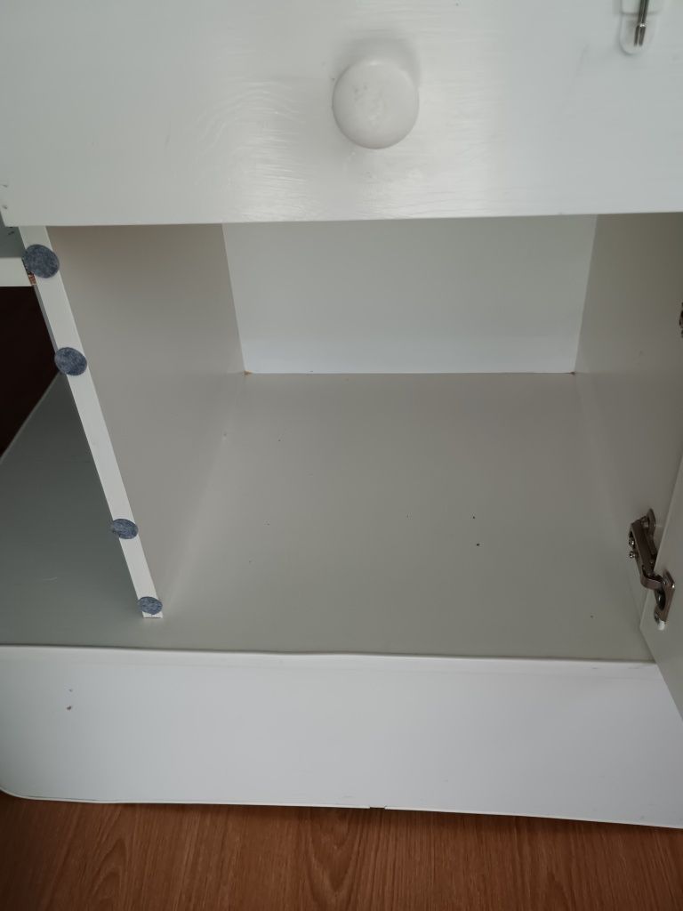 Oddam za darmo solidne łóżeczko dziecięce bez materaca
Wymiary cał